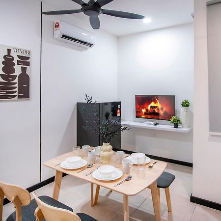 Neu Suites By Cobnb Куала Лумпур Екстериор снимка